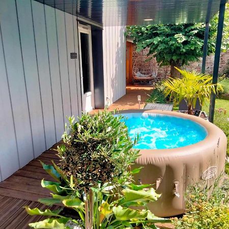 Sejour Au Jardin De Cupidon Avec Jacuzzi Et Sauna Balbigny Екстер'єр фото