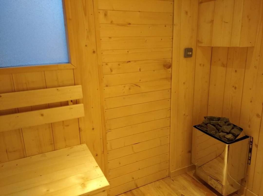 Sejour Au Jardin De Cupidon Avec Jacuzzi Et Sauna Balbigny Екстер'єр фото